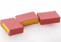 L'anti condensateur en forme de boîte de l'isolation PBT, 1.5uF a métallisé des condensateurs de polypropylène