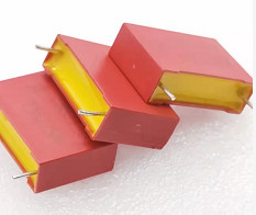 L'anti condensateur en forme de boîte de l'isolation PBT, 1.5uF a métallisé des condensateurs de polypropylène
